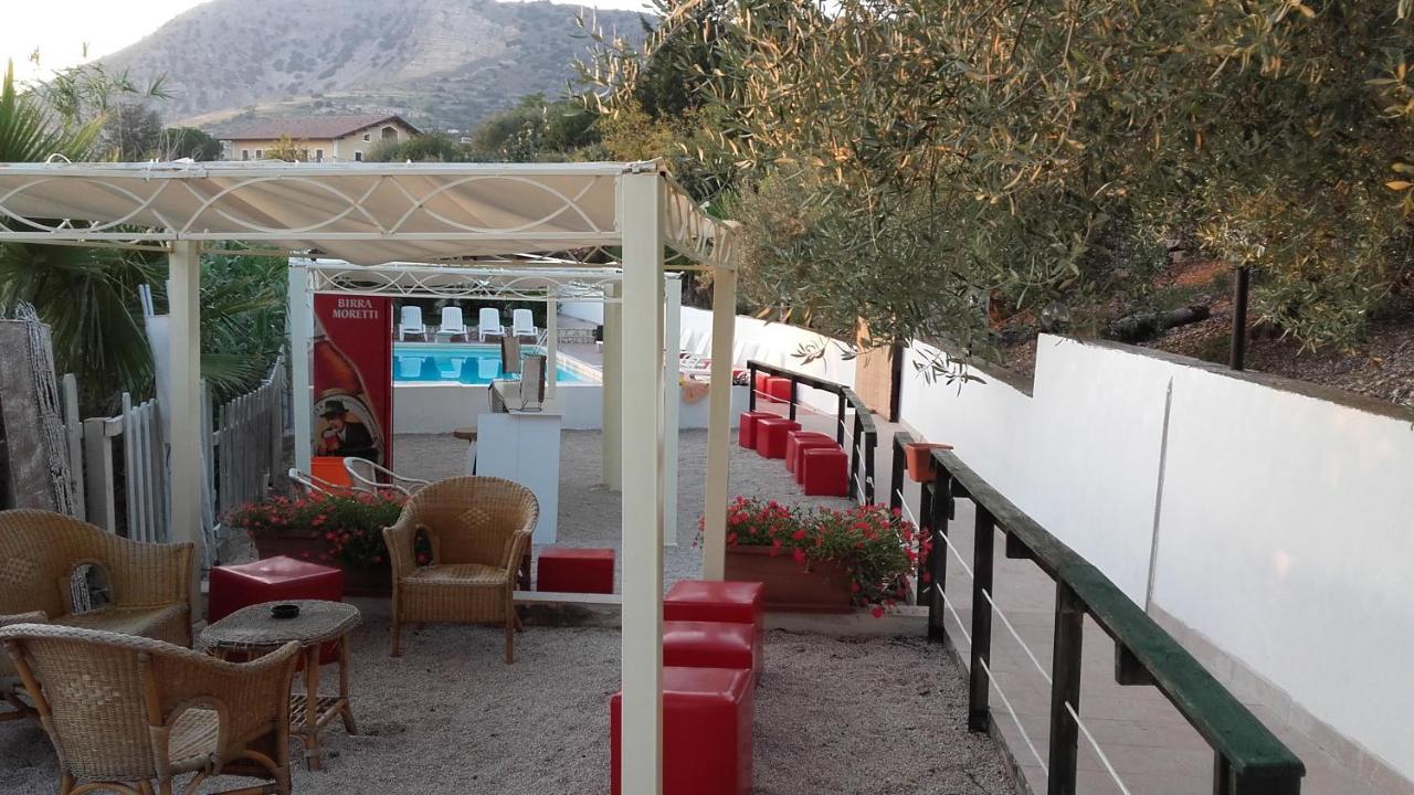 "San Placido Green House" Villa Con Piscina Castel di Iudica Bagian luar foto
